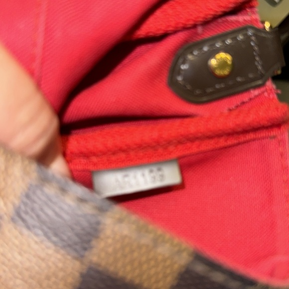 Everyday Louis Vuitton crossbody bag - Picture 10 of 10